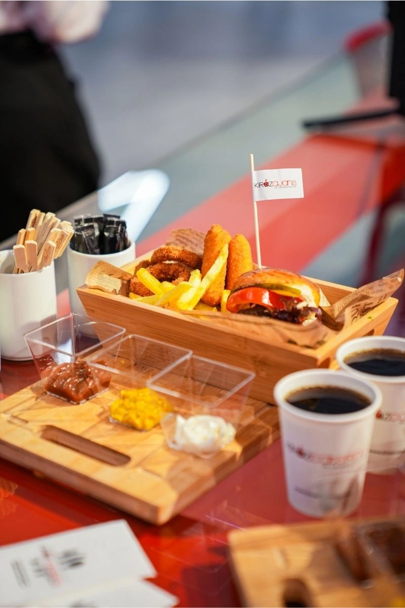 Anasayfa 3 fuar stand catering servisi atıştırmalık ikram sunumu