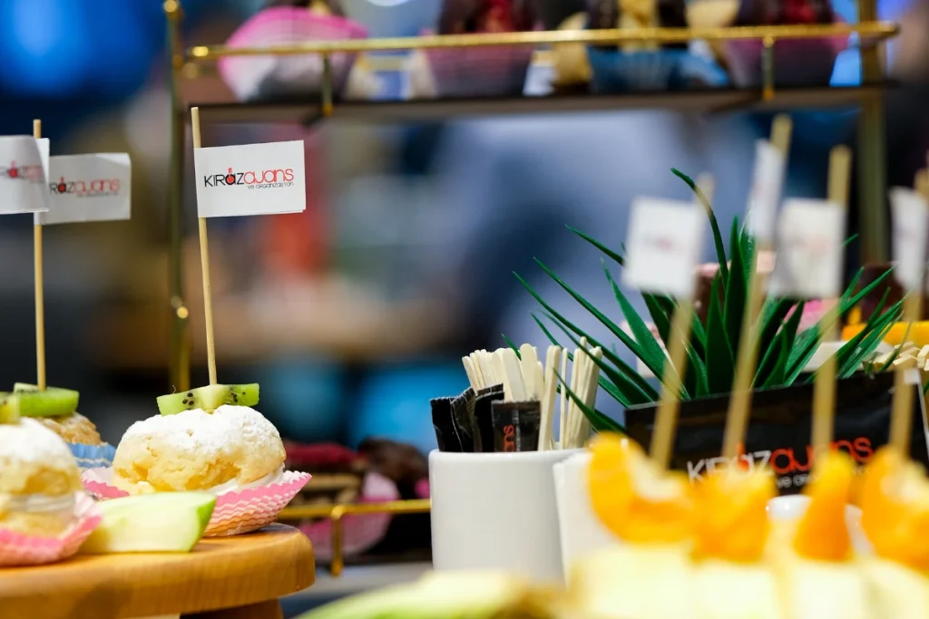 Fuar Catering Görselleri 16 Logitrans Fuarı’nda sunulan fuar catering hizmeti kapsamında hazırlanan ikramlar