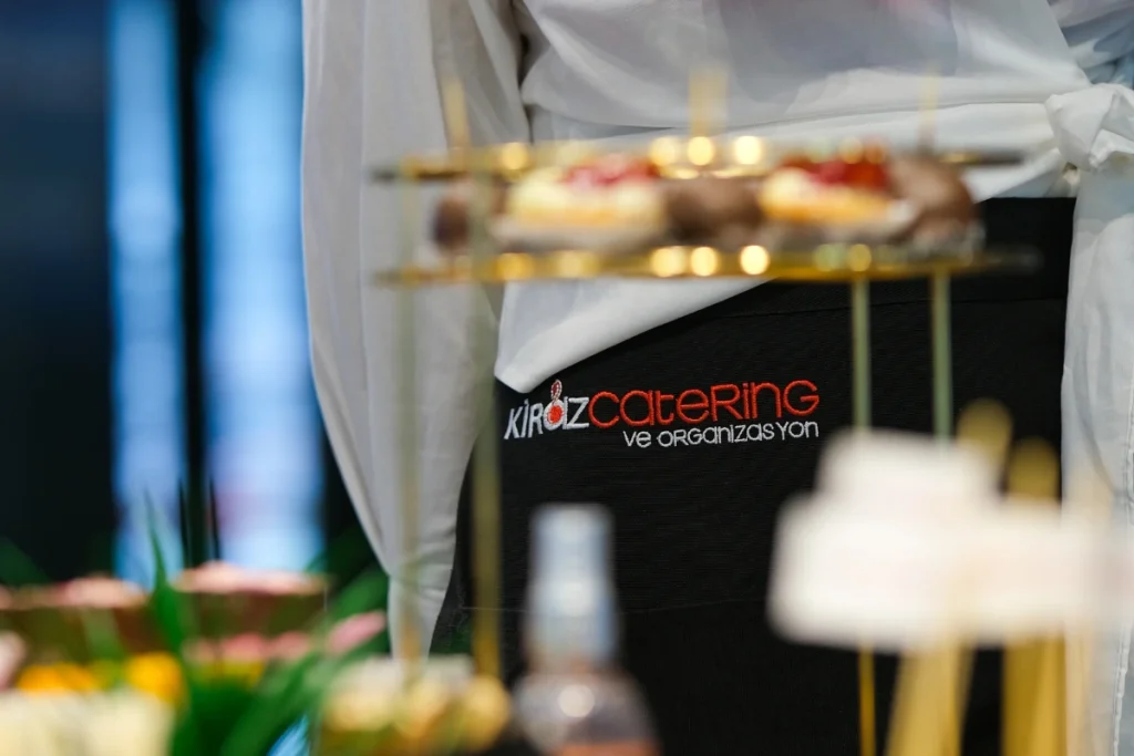 Metal Expo Fuarı’nda sunulan fuar catering hizmeti kapsamında hazırlanan özel ikramlar
