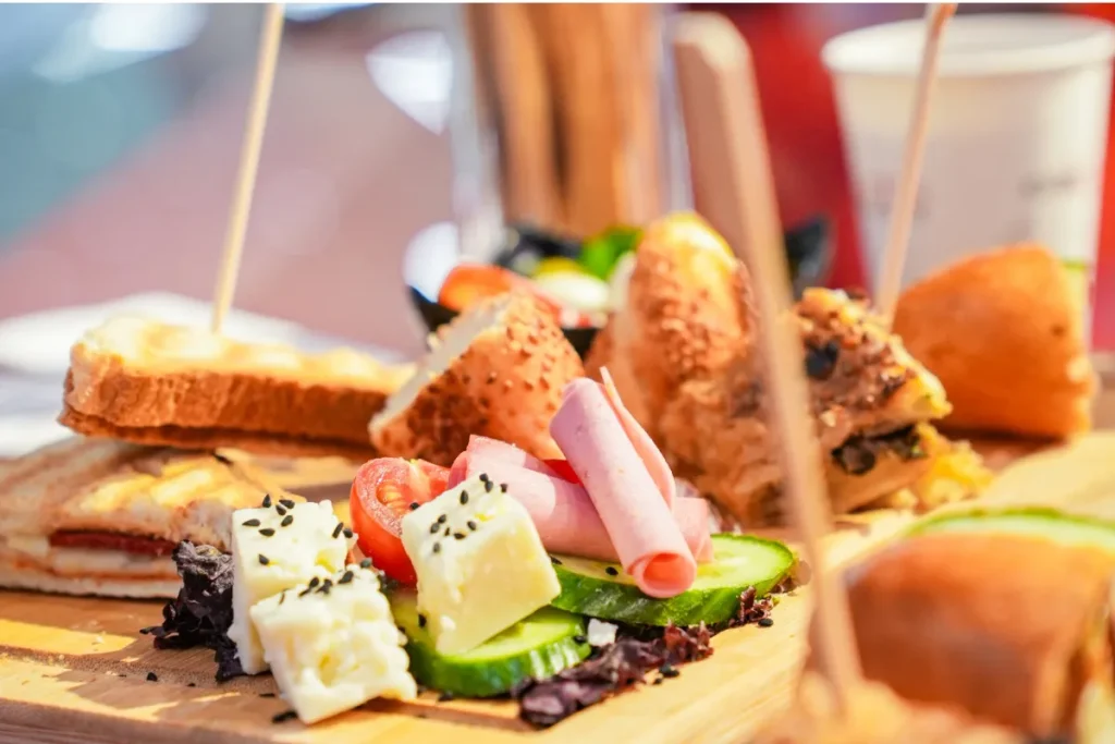 Tüyap Fuar Merkezi’nde sunulan profesyonel fuar catering ve İstanbul fuar catering hizmetleri